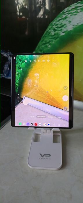 Продам крутейшый, почти новый телефон Samsung Galaxy Fold5 12/512GB Ic