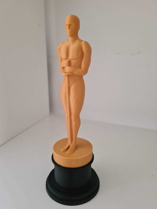 Oferece um OSCAR a quem mereçe.