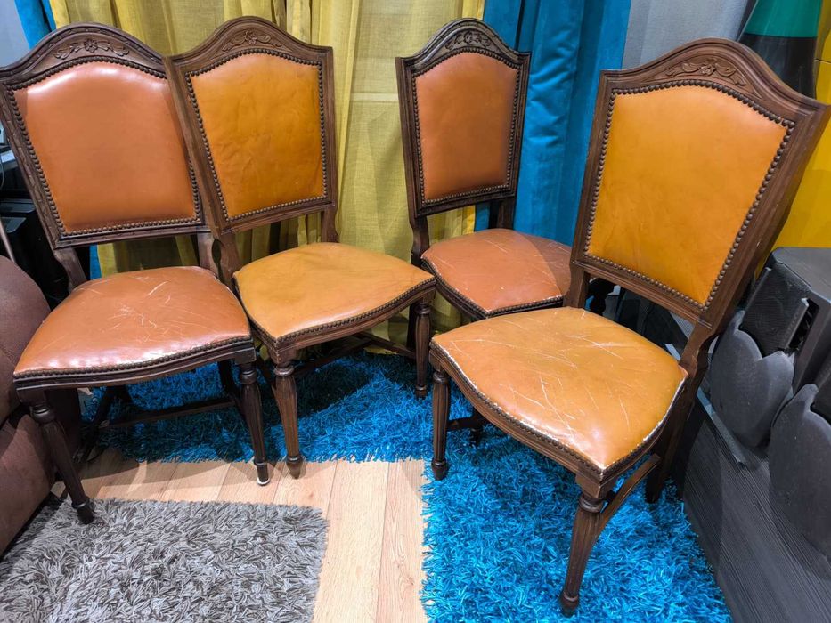 As 4 cadeiras por apenas 15eurs