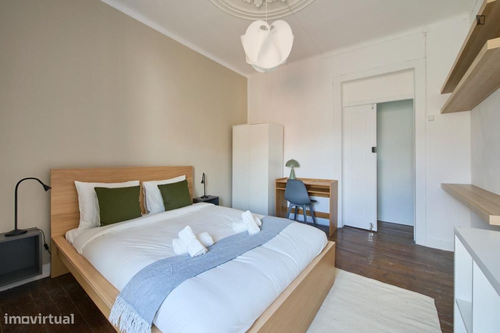 Quarto - localizado em São Bento Lisbon
