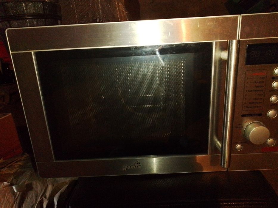 sprzedam mikrofale w bardzo dobrym stanie brak talerza