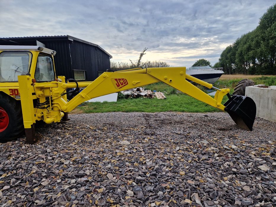 Koparko ładowarka JCB3