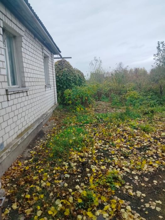 Продаж просторого будинку