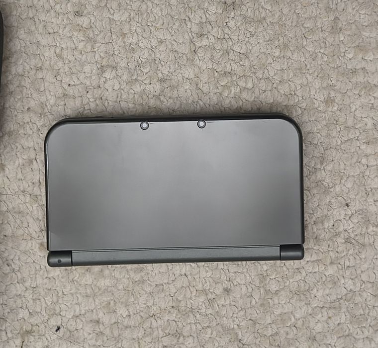 Nintendo 3ds XL metallic black