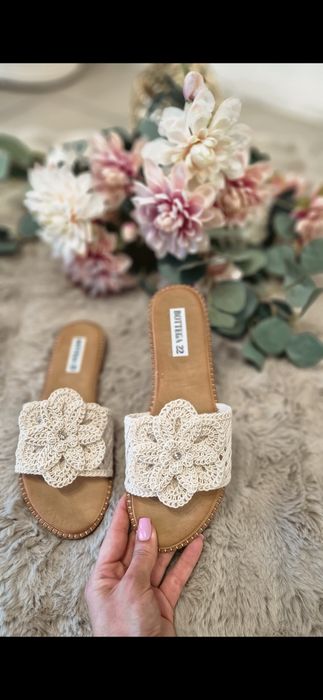 Wygodne klapki beżowe boho z kwiatkiem lato Varlesca chicaca deezee 36 38 39 40 41