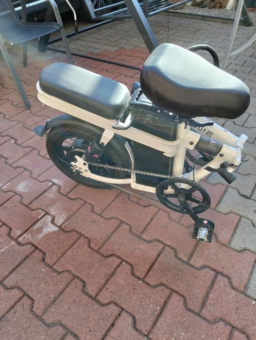 Rower elektryczny Engwe jak nowy