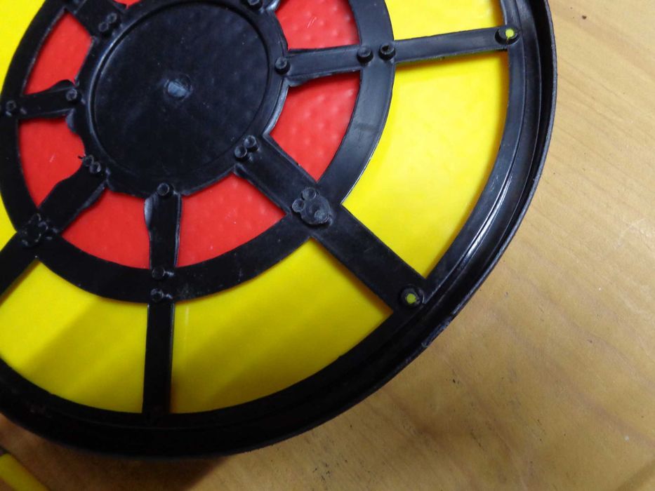 Colorful Dart Game64284729118467123