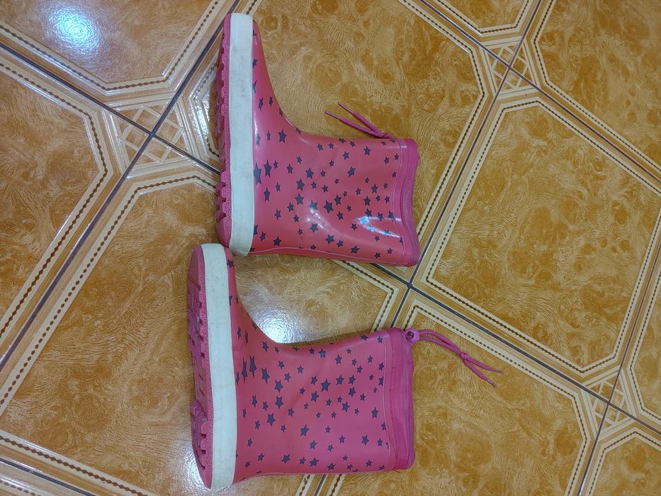 Резиновые сапоги на девочку