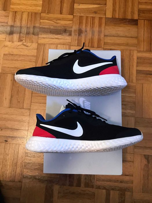 Ténis Corrida Nike Revolution 5 GS BQ tamanho 38.5