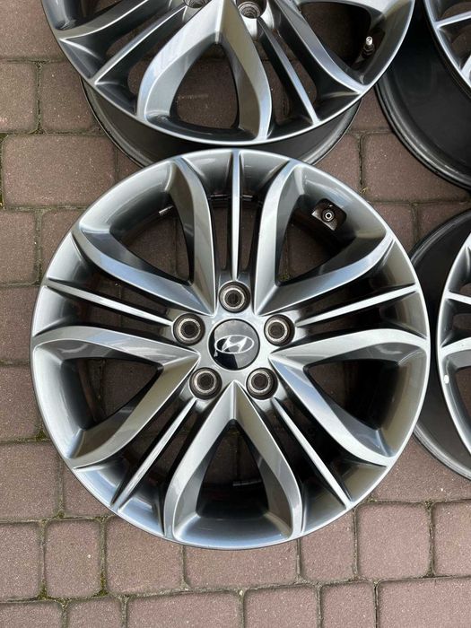 Oryginalne alufelgi Hyundai 5x114,3 17 cali CZUJNIKI Tucson IX35 Antracyt