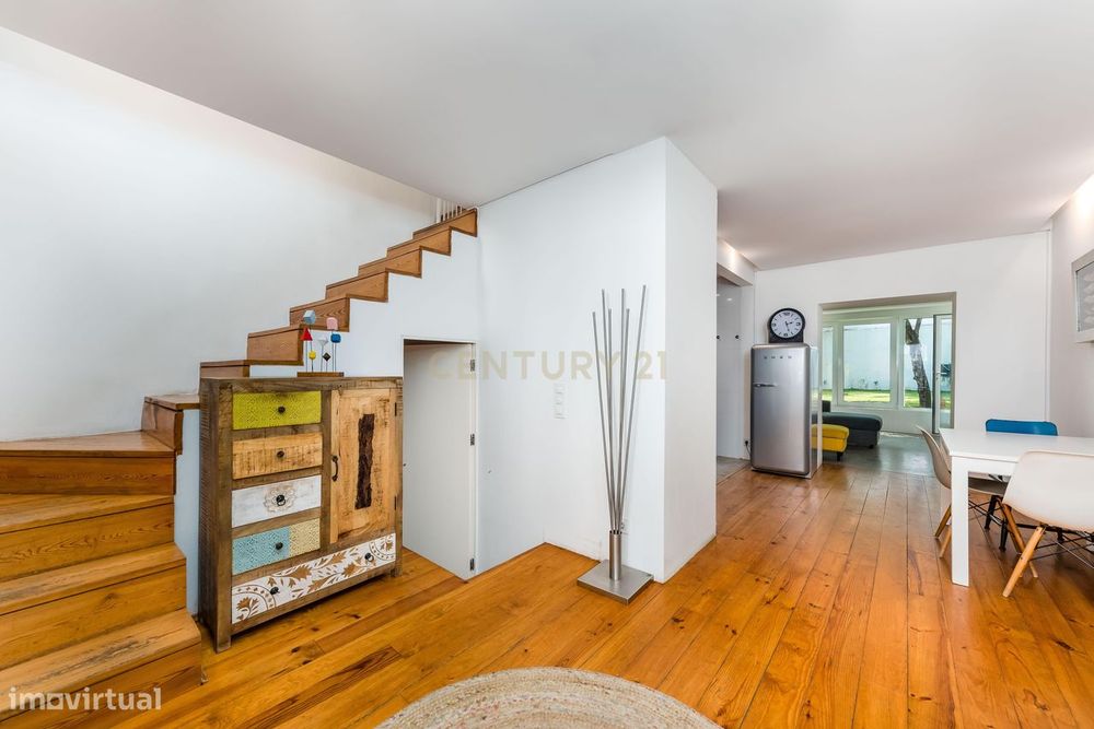 Moradia T2 Renovada com Jardim, Cave e Terraço | Viva o melhor de Belé