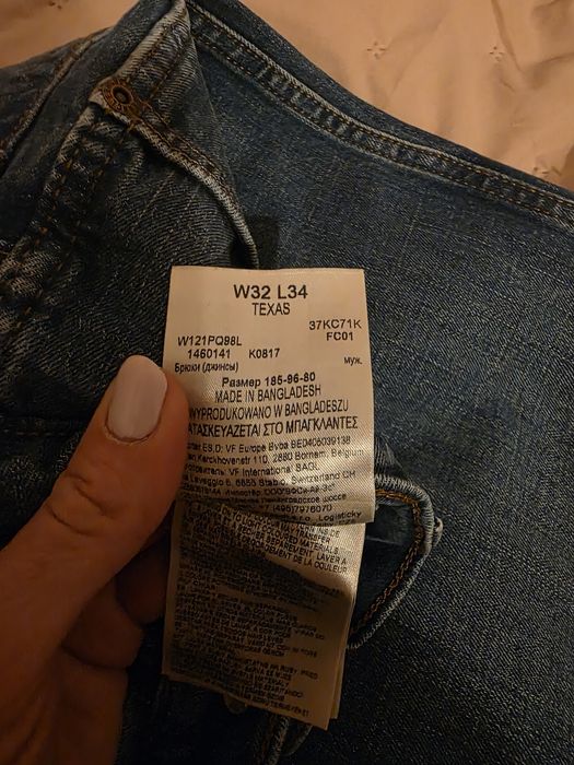 Jeansy Wrangler.