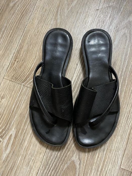 Шльопанці шкіряні жіночі
