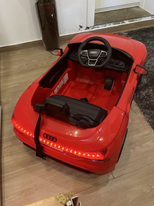 Carro elétrico criança