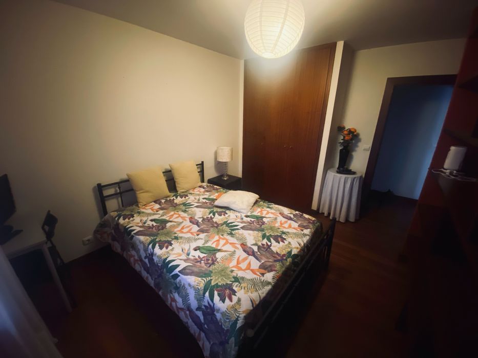 Quarto com casa de banho individual