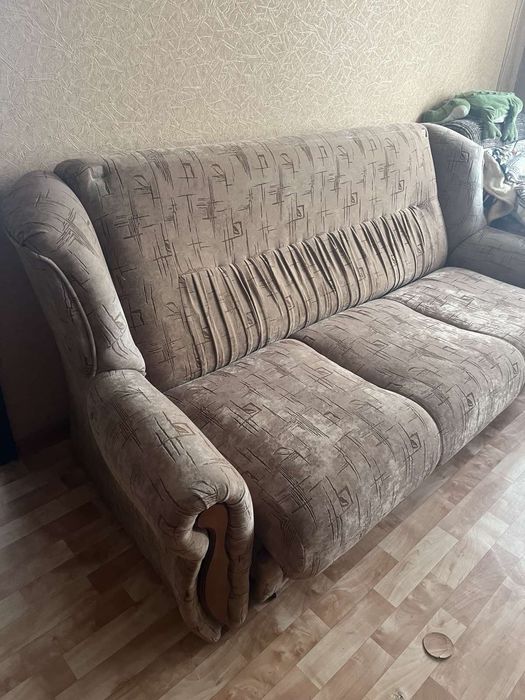 Продам диван розкладний.