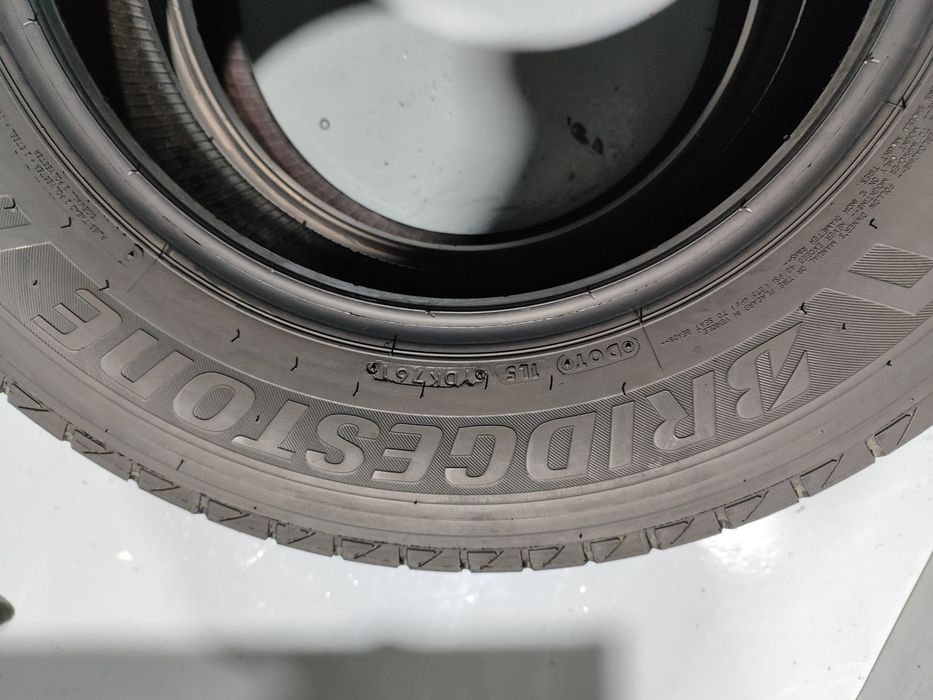 2 pneus semi novos 195-75R16C Bridgestone - Oferta dos Portes
