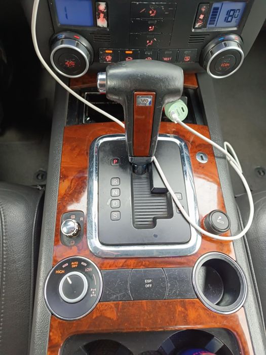 Продається кросовер Volkswagen Touareg.