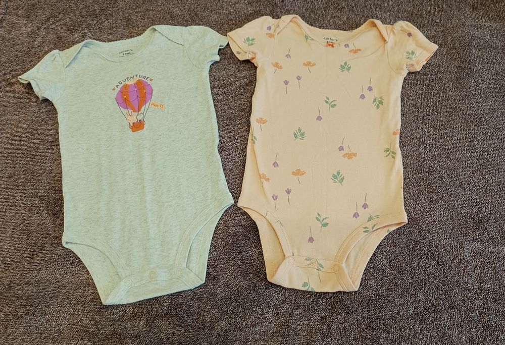 Боді для дівчинки до короткого рукава фірми Carter's