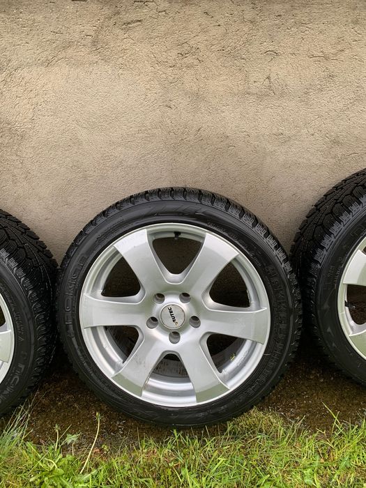 Alufelgi Volkswagen, Audi, Skoda 17 cali z oponami w idealnym stanie.