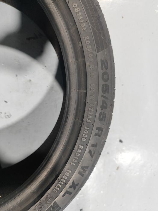2 pneus semi novos 205-45R17 Continental - Oferta dos portes
