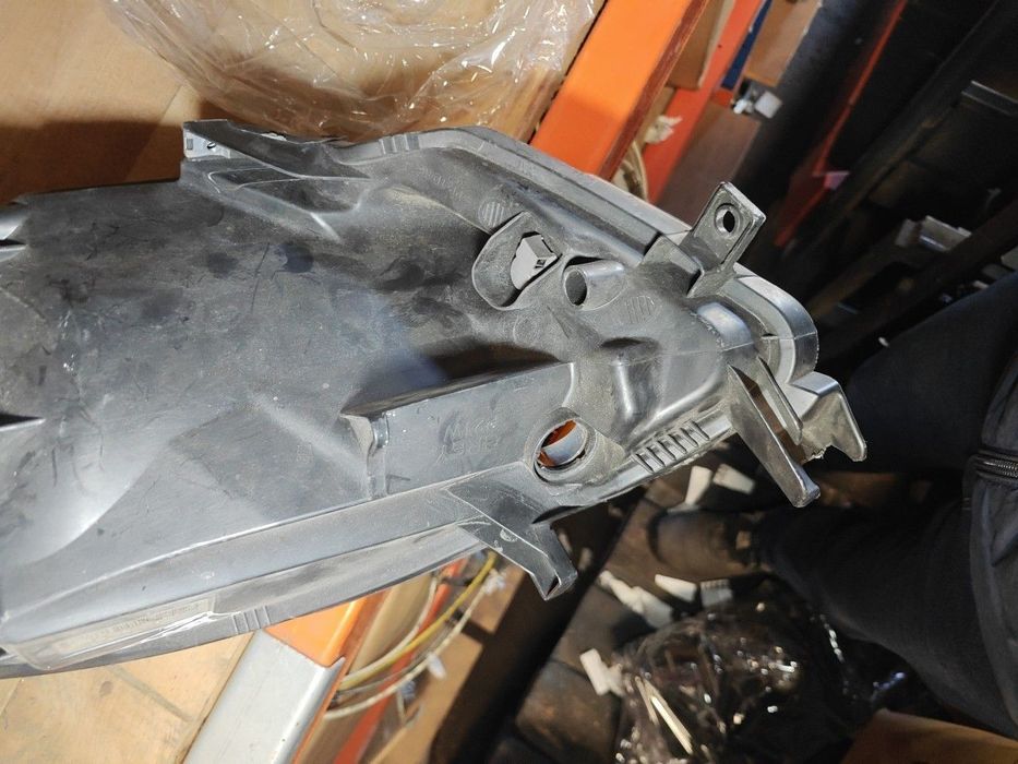 Farol Frente Direito / Otica Direita Nissan Note (E11, Ne11)  260109U1