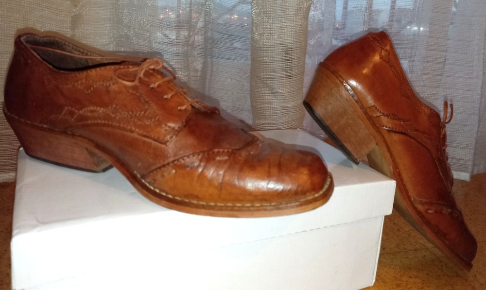 Sapatos em Pele Verdadeira