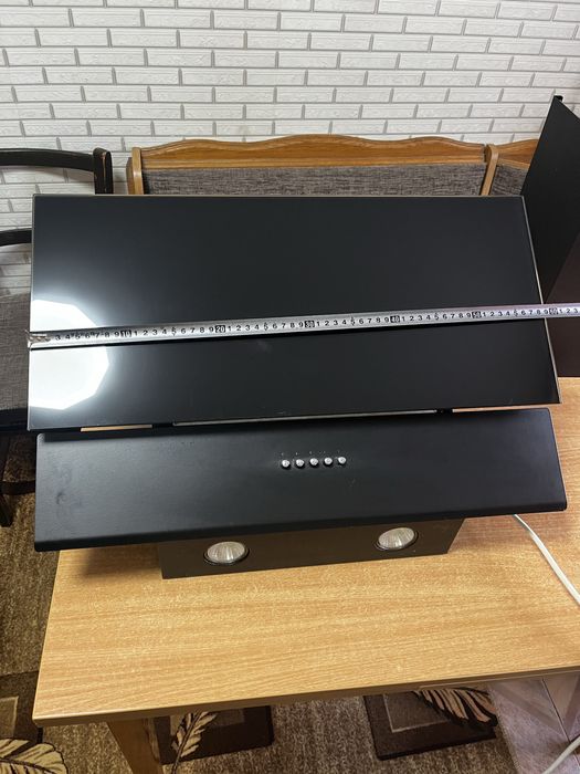 Продам кухонную вытяжку