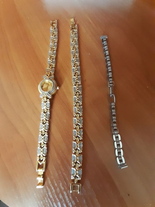 Продам наручные  часы             .