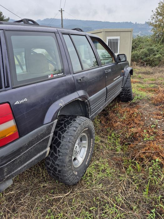 Jeep Cherokee ZG 4x4 de 1998 Imbatível no Off-Road! Ou troco por carr