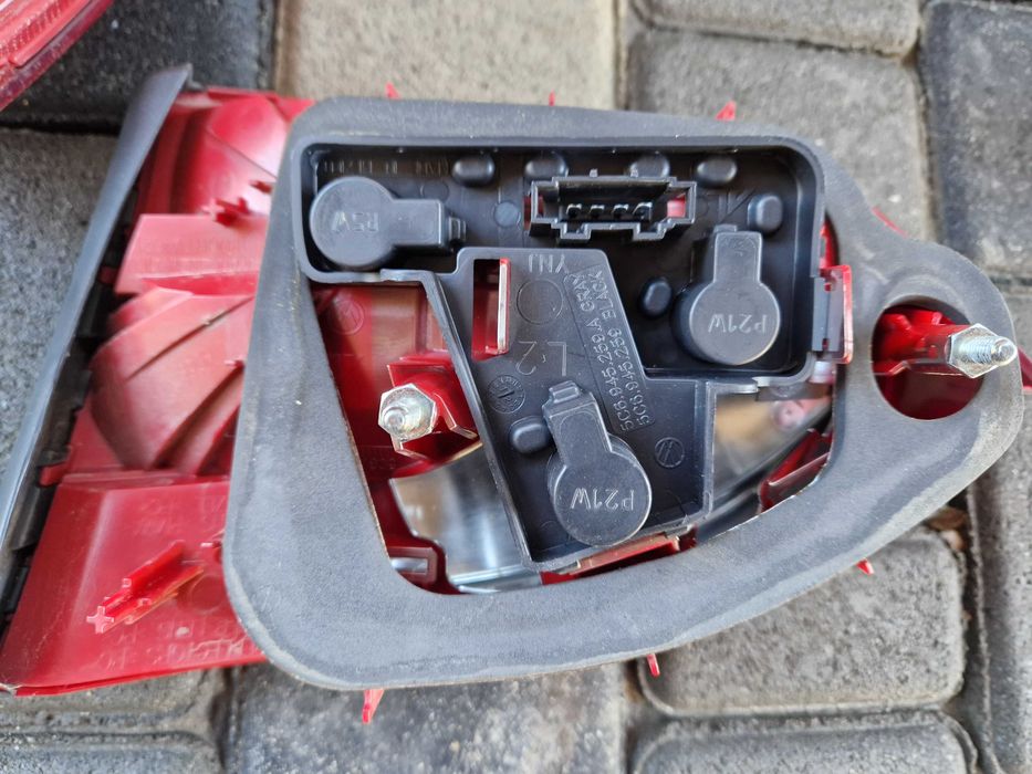 Задние фары на Volkswagen Jetta 2014г