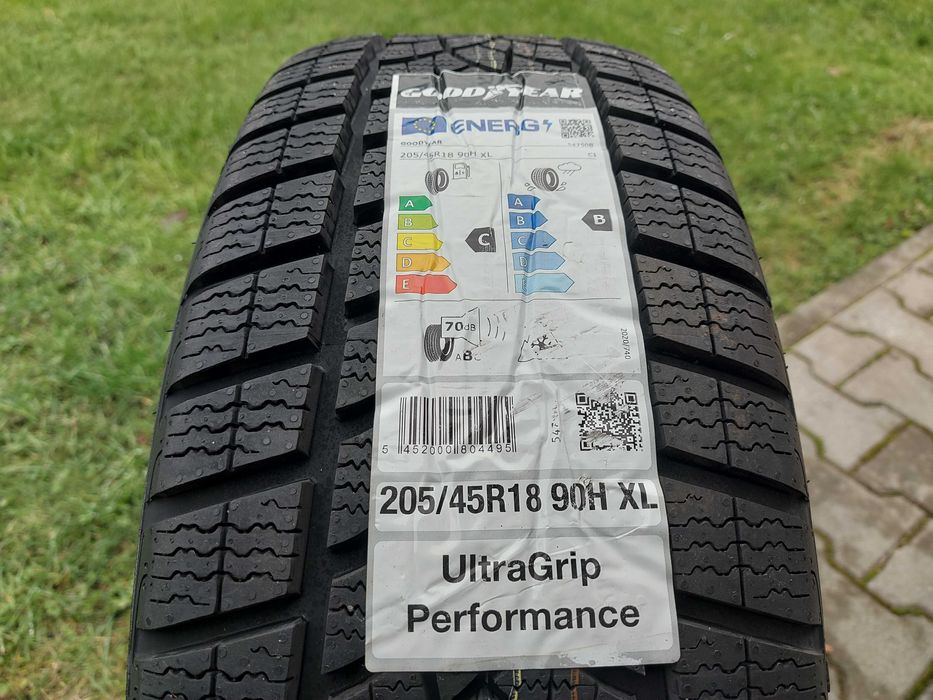 205/45R18 90H XL FR Goodyear Ultra Grip Performance