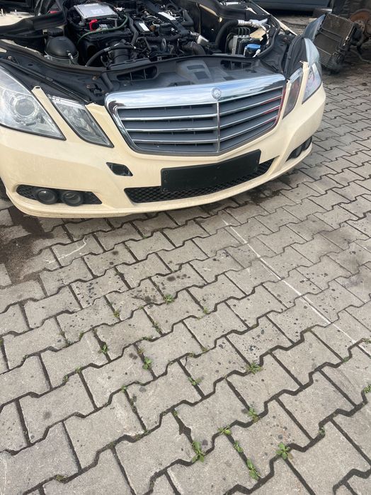 Mercedes w212 zderzak przód