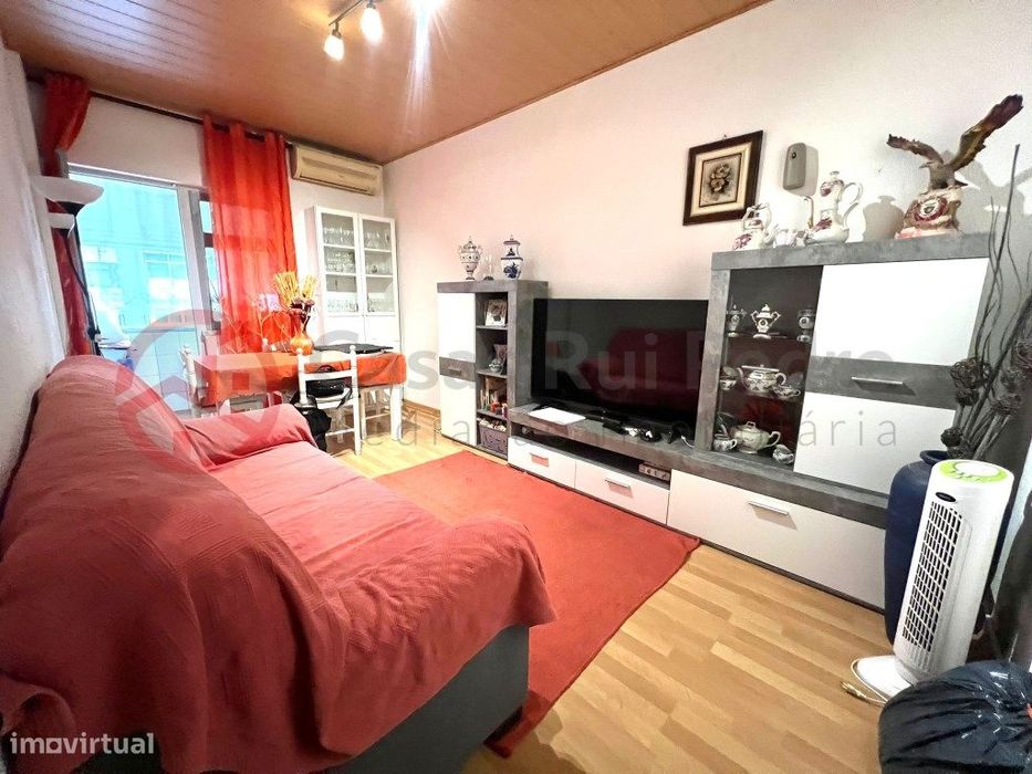 Apartamento T3 no centro do Laranjeiro a 3 minutos do metro!