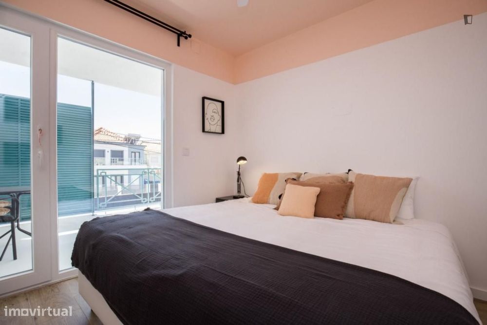 Quarto - localizado em Costa da Caparica Lisbon