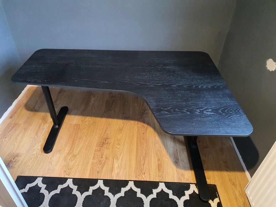 Biurko IKEA Bekant narożne prawe, czarne, 160×110 cm