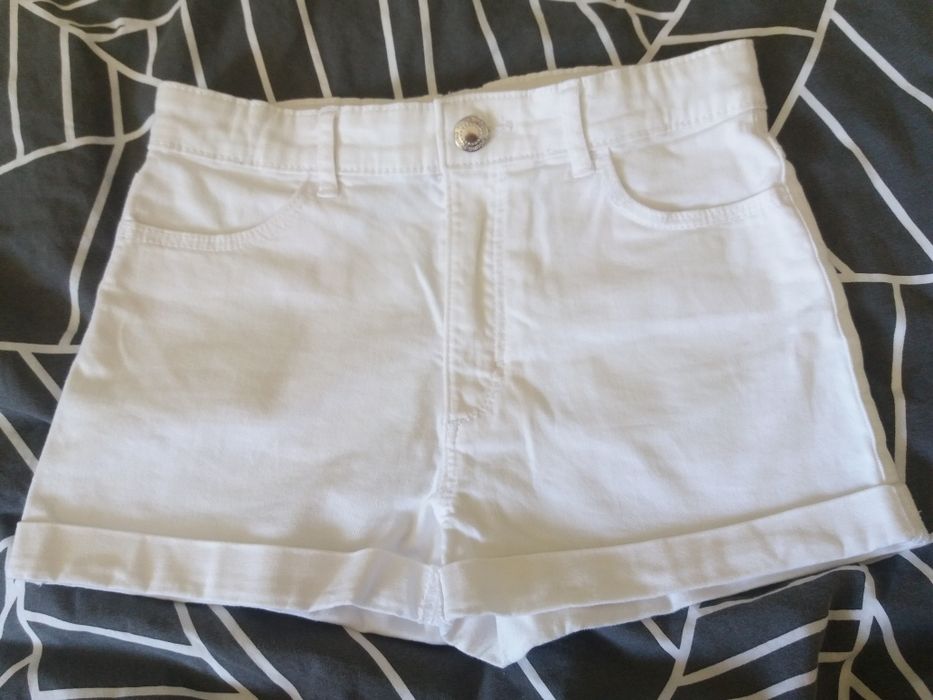 Białe spodenki H&M
