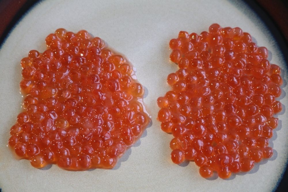 Пождельнкч кркснач икра. Красная икра как распознать. Как выбрать красную икру. Икра чавычи. Как определить настоящая икра или нет.