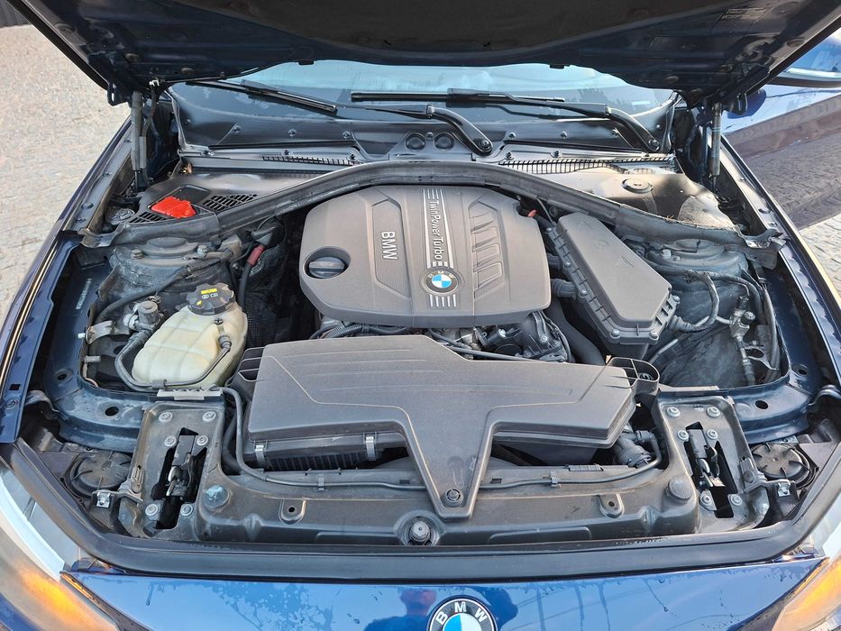 Bmw 116D com estofos em pele