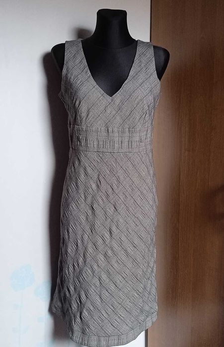Quiosque sukienka z ładnego materiału r. 38