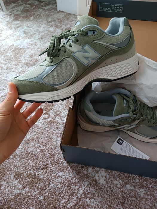 Кросівки New Balance 2002R