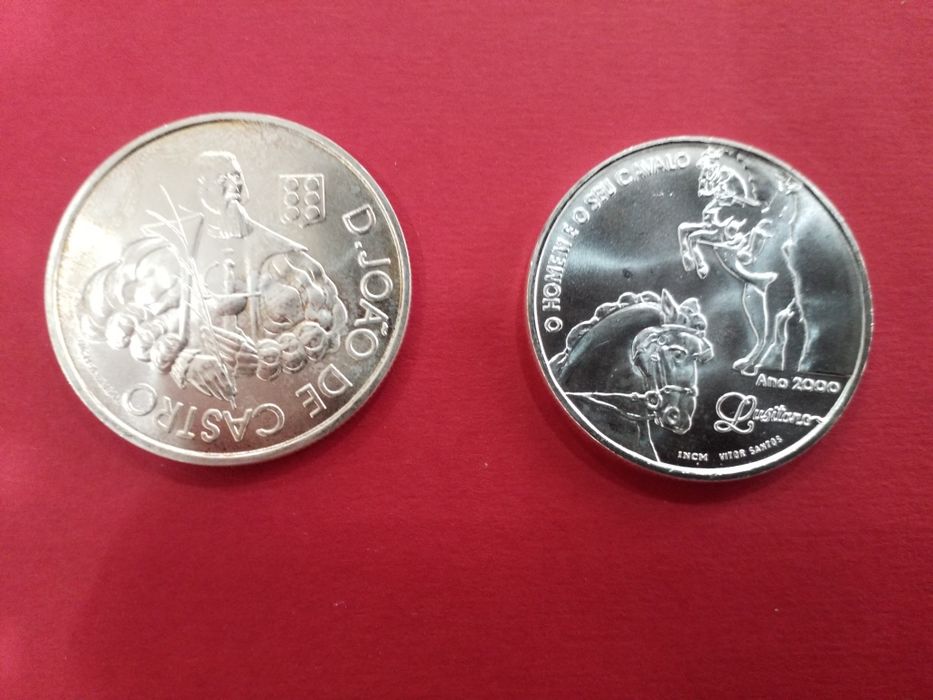 Moedas antigas em prata portuguesas.
