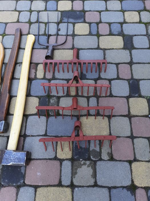 Кувалда, сокира топор колун, молоток мідний, віла для сіна
