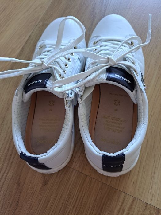 Sapatilhas Geox 35 brancas e azuis escuras