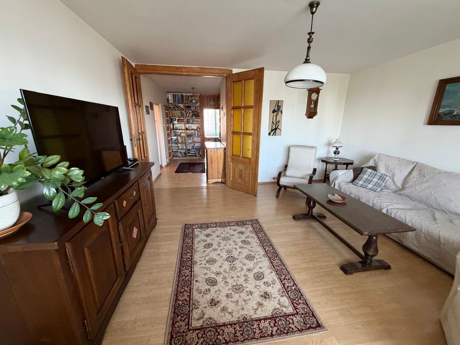 Sprzadam 3 pokoje metro imielin 66,40 m2