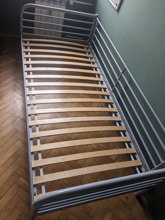 Stelaż od łóżka jednoosobowego