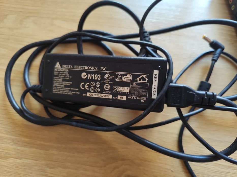 PC Acer para peças com carregador