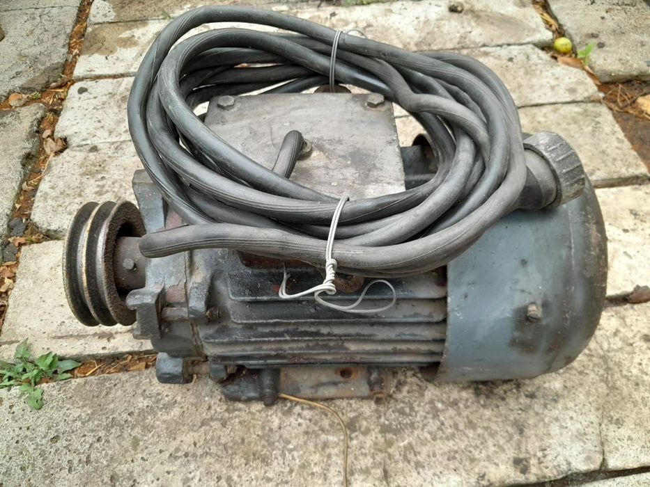 Продам мощный двигатель 7.5кВт/380в на 3000 об