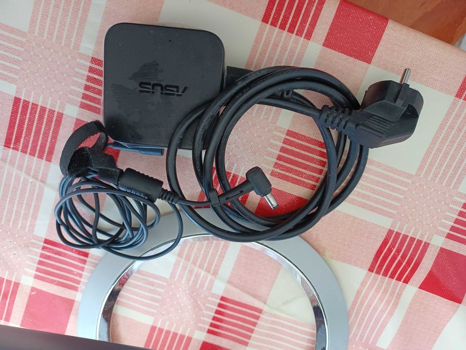 ASUS monitor for computer64297744385025123