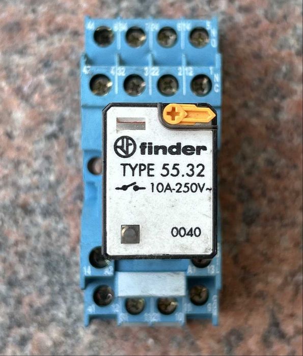 Przekaźnik Finder 55.32 10A 250V cewka 24 V AC plus podstawka 94.74